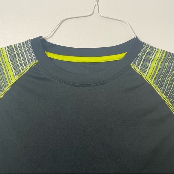 Spyder Long Sleeve Crewneck T-Shirt  Estimated Size: Men’s Medium (No Tag) - Picture 2 of 7